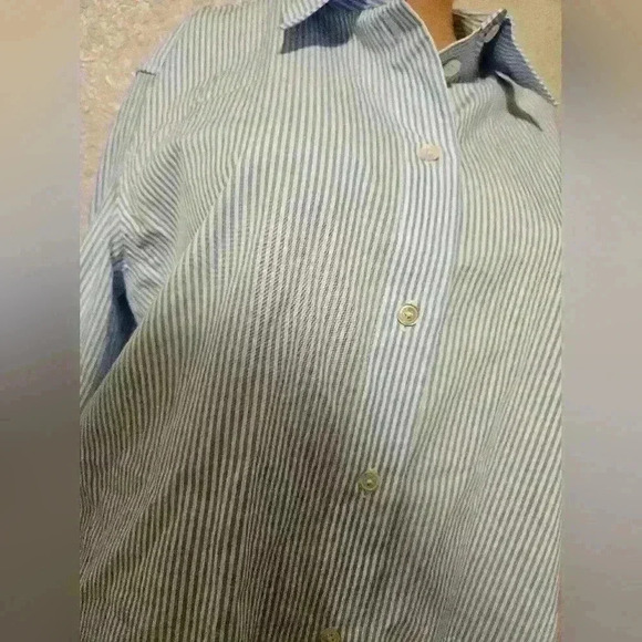 We-ar4 Button Up - Picture 3 of 6